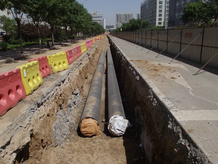 濟(jì)南市鳳凰路(工業(yè)北路-經(jīng)十路)熱力工程